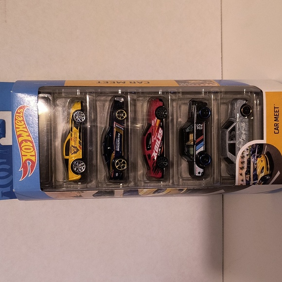B14  Hot Wheels 5 pack Car Meet datsun 510 corvette camaro - Picture 1 of 4